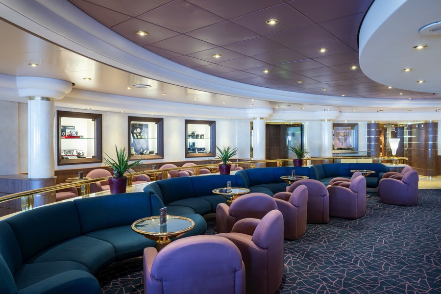 MSC Cruises MSC Opera Piazza di Spagna Lounge 2 ©MSC Rights - Ivan Sarfatti.jpg